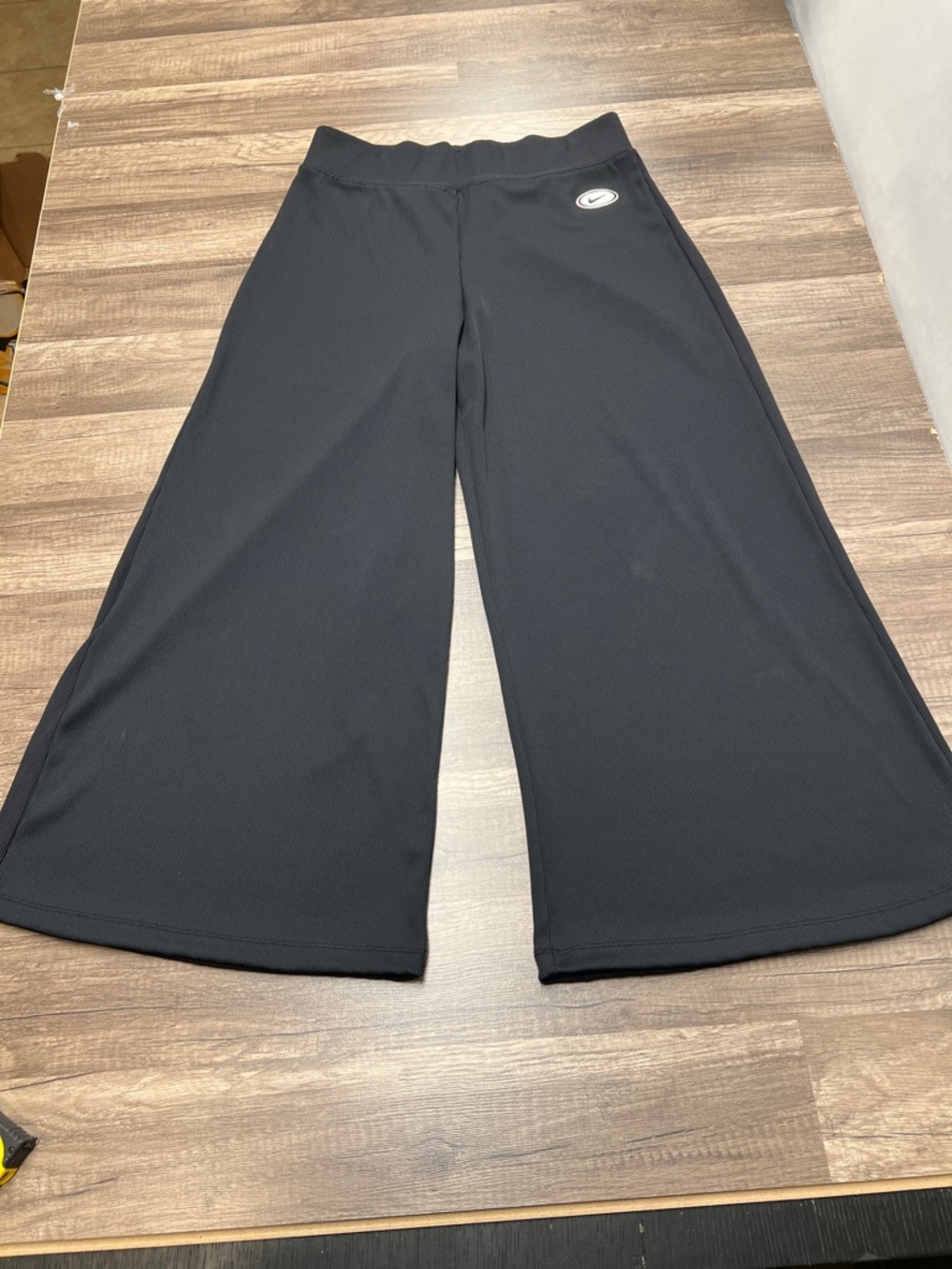 Nike Black Wide-Leg Pull-On women’s Pants